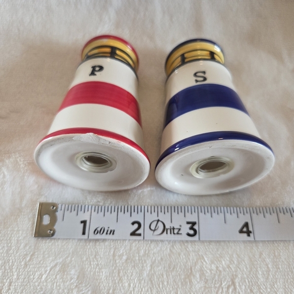 Lighthouse Salt And Pepper Shakers - Picture 9 of 10